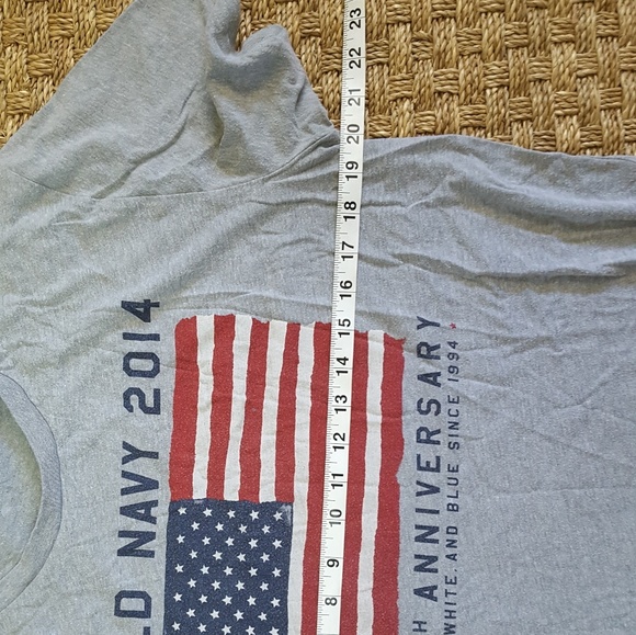 Old Navy 20th anniversary t shirt M - Picture 4 of 5